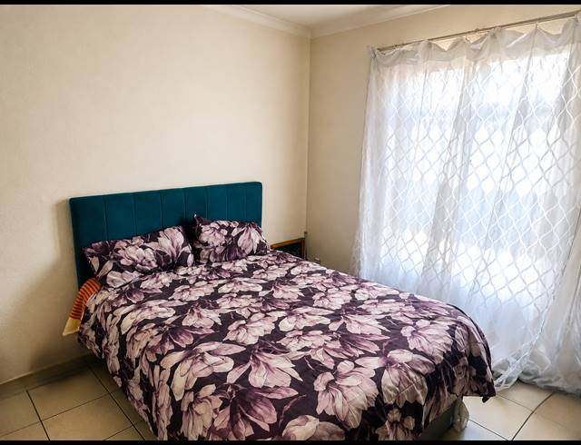 2 BEDROOM HOUSE FOR SALE IN STRETFORD
